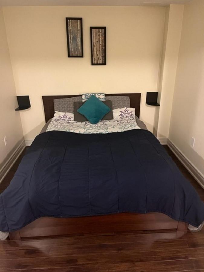 Cozy & Spacious Suite With Private Bathroom Near Toronto Airport ! Mississauga Buitenkant foto