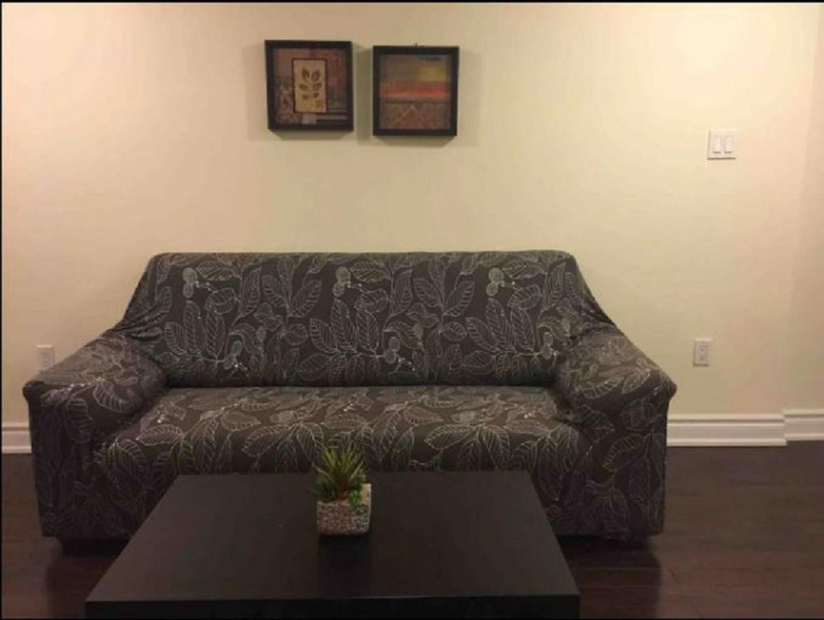 Cozy & Spacious Suite With Private Bathroom Near Toronto Airport ! Mississauga Buitenkant foto